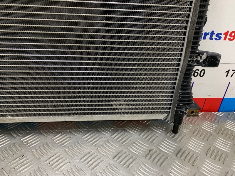 Радиатор охлаждения двигателя L9 2022 L2E15M Радиатор охлаждения двигателя L9 2022 L2E15M