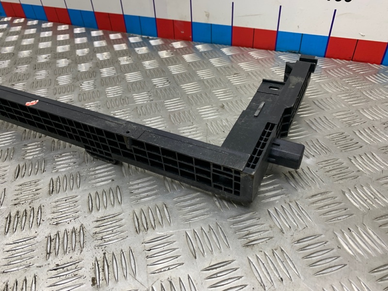 Кронштейн радиатора L9 2022 L2E15M