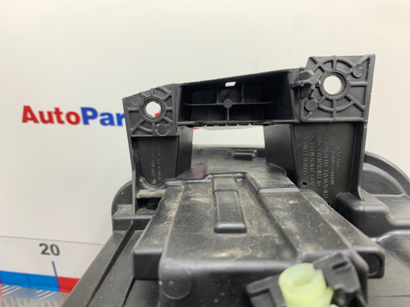 Фара правая L9 2022 L2E15M Фара правая L9 2022 L2E15M