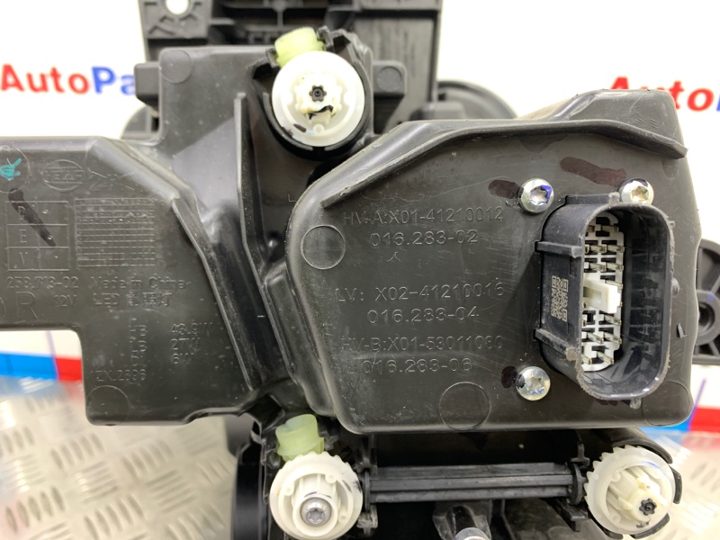 Фара правая L9 2022 L2E15M Фара правая L9 2022 L2E15M