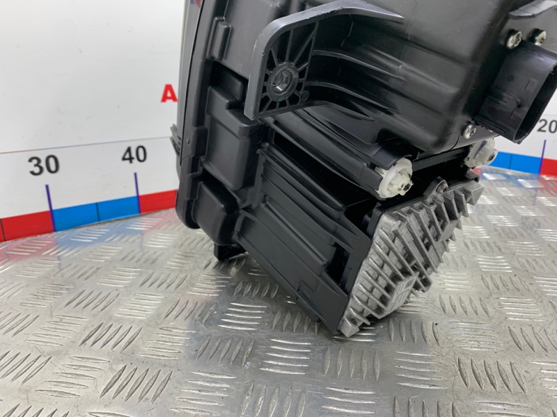 Фара левая L9 2022 L2E15M