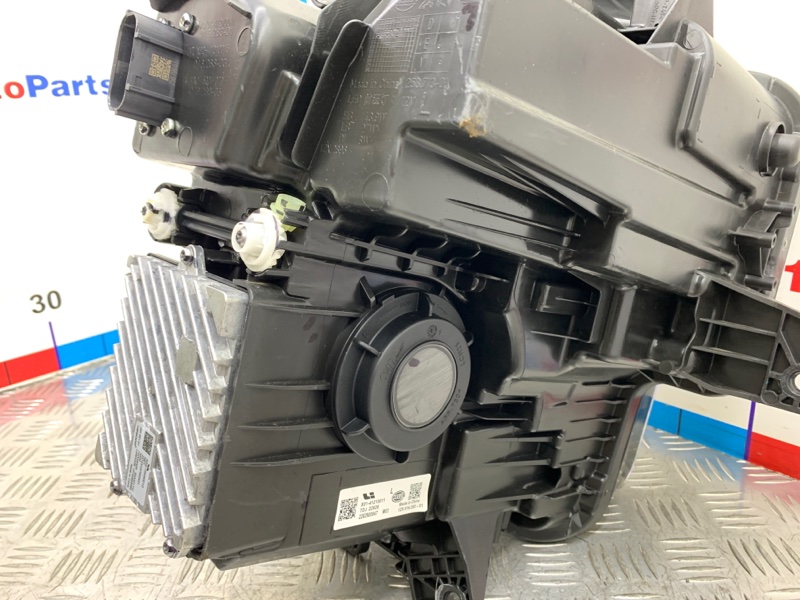 Фара левая L9 2022 L2E15M