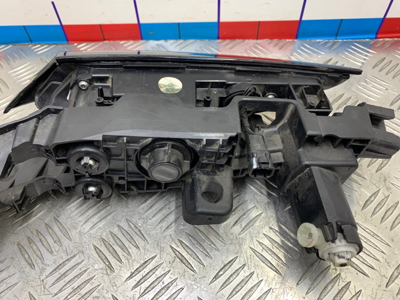 Фара правая L9 2022 L2E15M