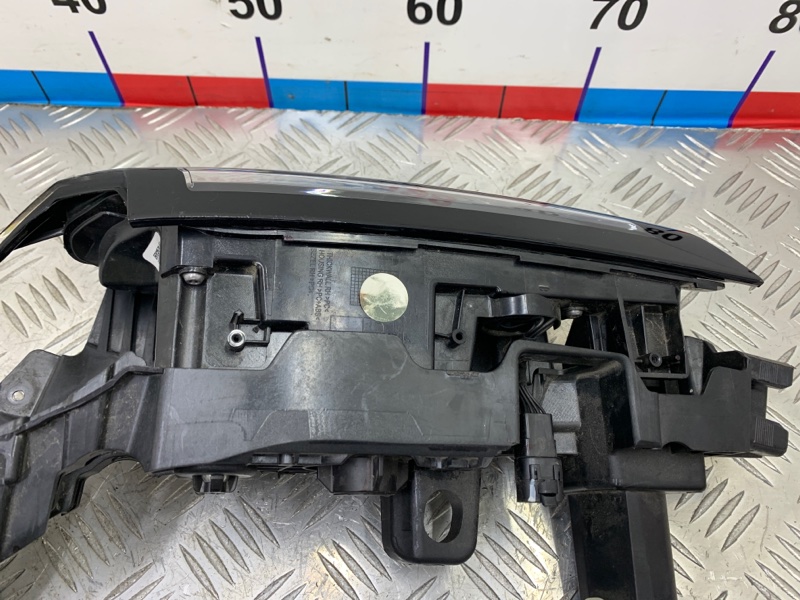 Фара правая L9 2022 L2E15M