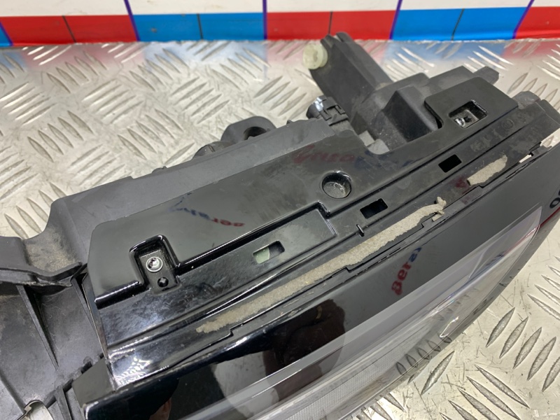 Фара левая L9 2022 L2E15M Фара левая L9 2022 L2E15M