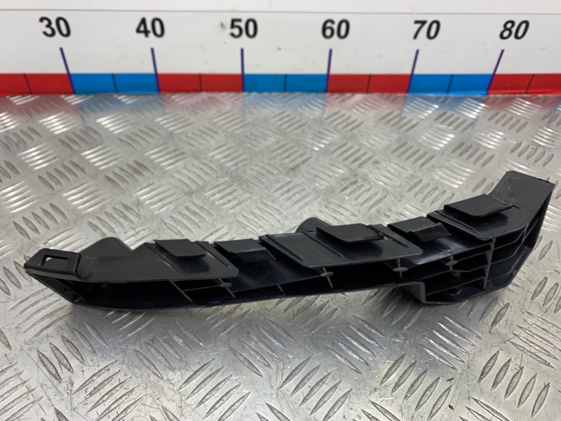 Кронштейн бампера правый LiXiang L9 L2E15M