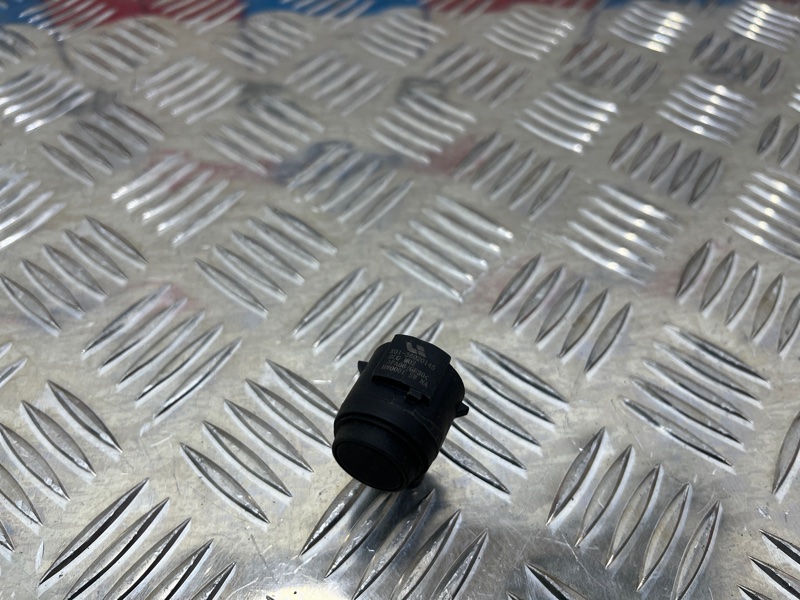 Датчик парктроника передний L9 2022 L2E15M Датчик парктроника передний L9 2022 L2E15M