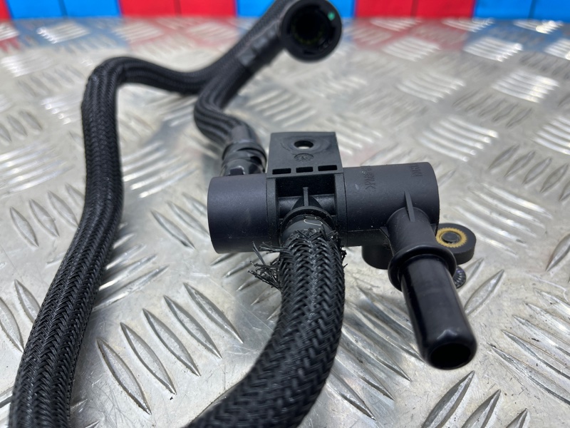 Трубка топливная X90 Plus 2023 P6X SQRF4J20C Трубка топливная X90 Plus 2023 P6X SQRF4J20C