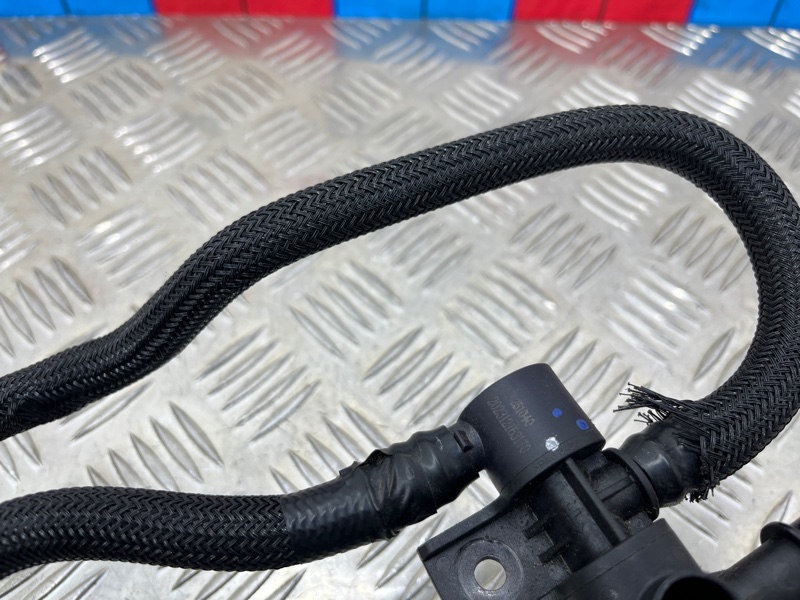 Трубка топливная X90 Plus 2023 P6X SQRF4J20C Трубка топливная X90 Plus 2023 P6X SQRF4J20C