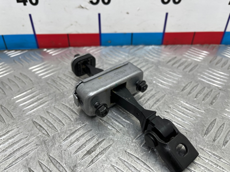 Ограничитель двери передний LX 2023 T18P