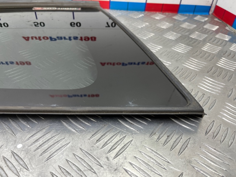 Стекло глухое заднее левое Outlander 2008 CW 4B12 Стекло глухое заднее левое Outlander 2008 CW 4B12