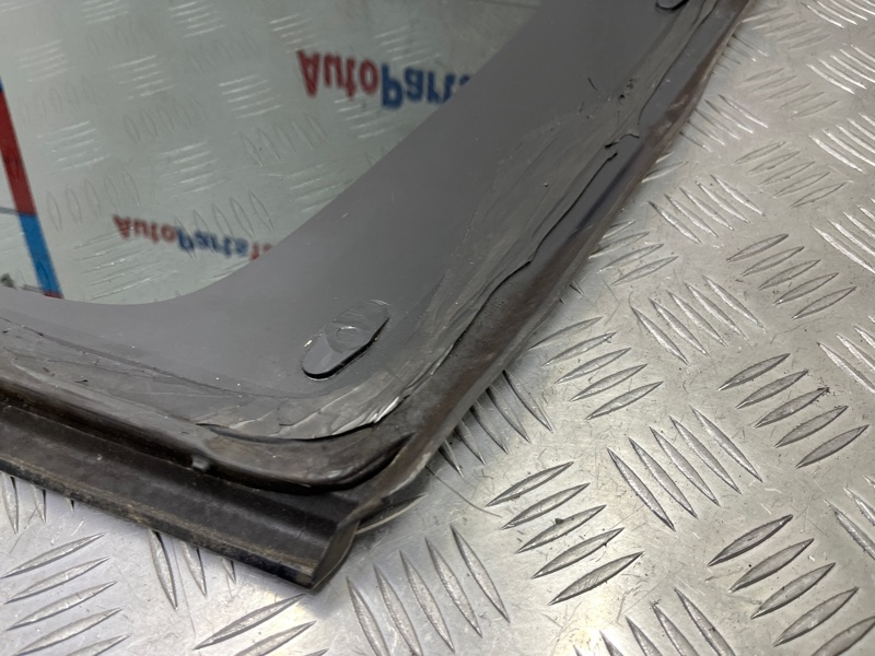 Стекло глухое заднее левое Outlander 2008 CW 4B12 Стекло глухое заднее левое Outlander 2008 CW 4B12