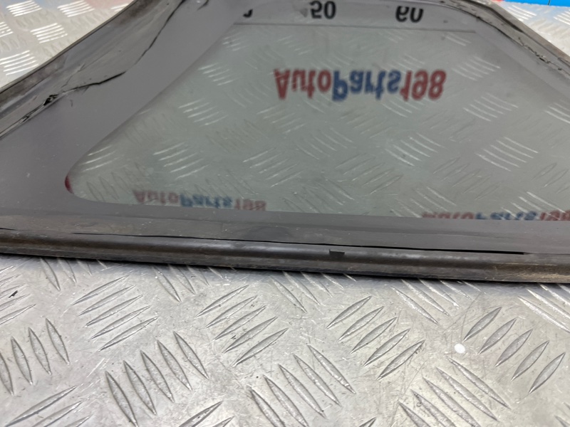 Стекло глухое заднее левое Outlander 2008 CW 4B12 Стекло глухое заднее левое Outlander 2008 CW 4B12