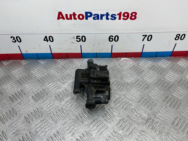 Клапан отопителя 7-Series 2013 F02 N63B44
