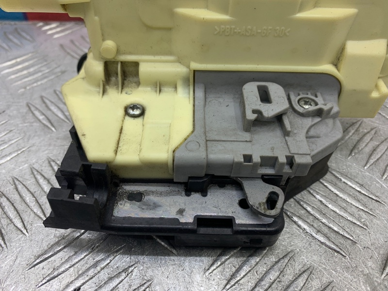 Замок двери передний левый Tiguan 2014 1 CAWA Замок двери передний левый Tiguan 2014 1 CAWA