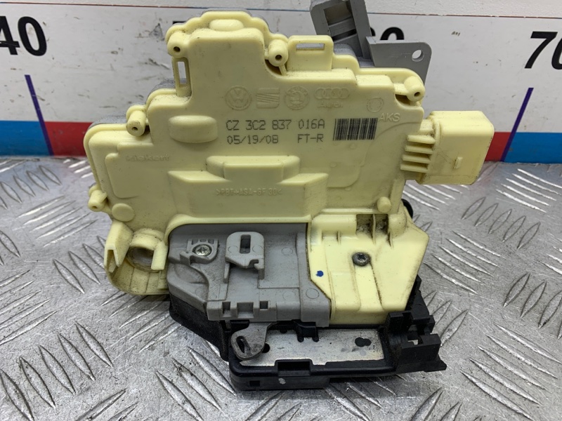 Замок двери передний правый Volkswagen Tiguan 1 CAWA