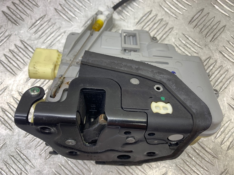 Замок двери передний правый Tiguan 2014 1 CAWA