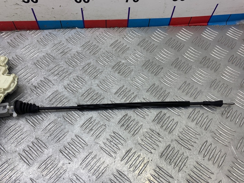 Замок двери передний правый Passat 2012 B7 CAXA