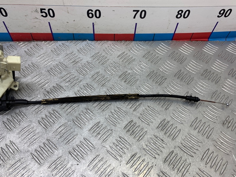 Замок двери передний правый Passat 2012 B7 CAXA