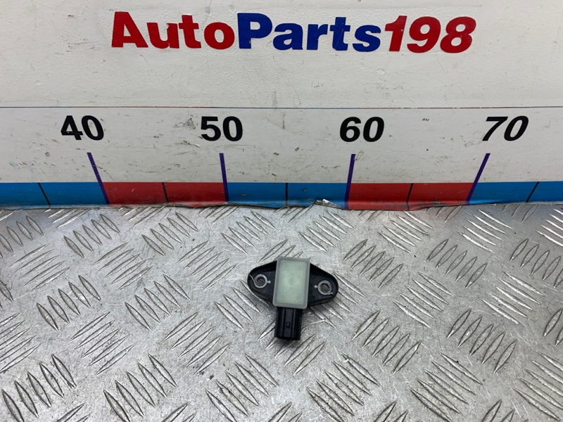 Датчик airbag передний Tiguan 2015 1 CAWA Датчик airbag передний Tiguan 2015 1 CAWA