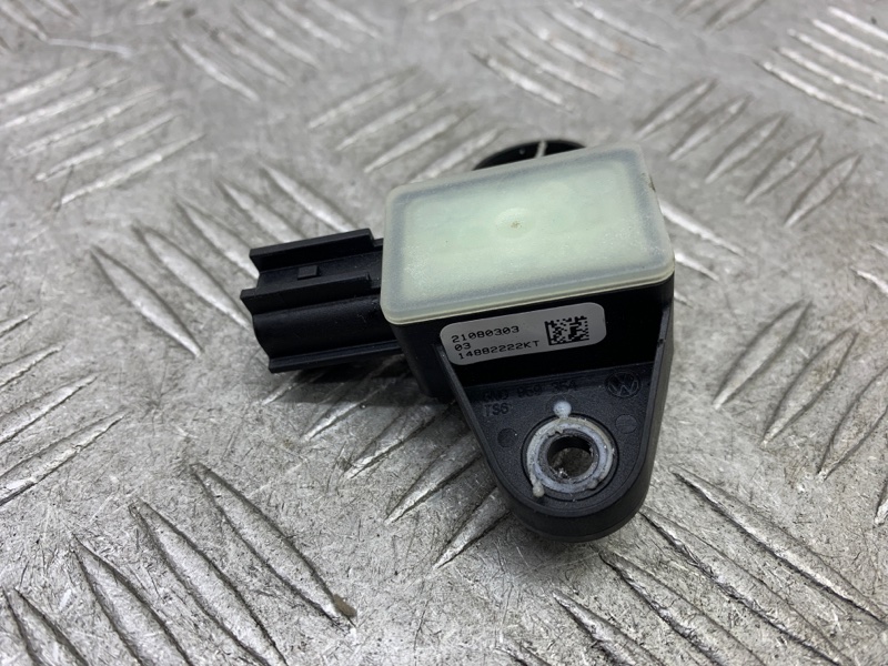 Датчик airbag передний Tiguan 2015 1 CAWA Датчик airbag передний Tiguan 2015 1 CAWA