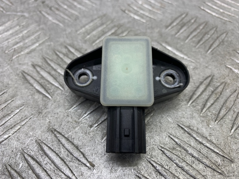 Датчик airbag передний Tiguan 2015 1 CAWA Датчик airbag передний Tiguan 2015 1 CAWA