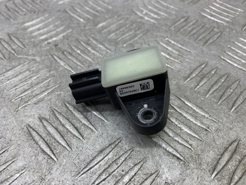 Датчик airbag передний Tiguan 2008 1 CAWA