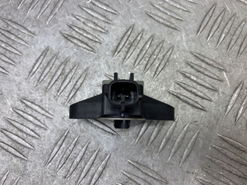 Датчик airbag передний Tiguan 2008 1 CAWA Датчик airbag передний Tiguan 2008 1 CAWA