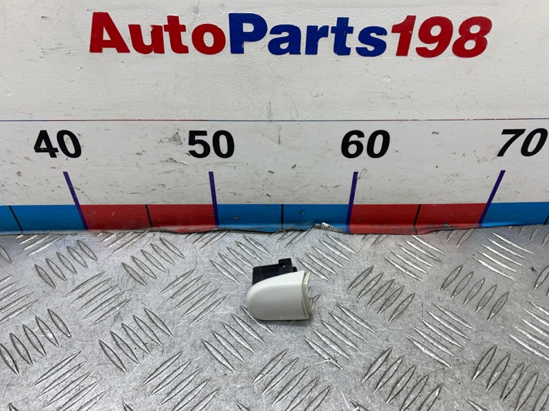 Запчасть накладка ручки задняя Volkswagen Tiguan 2008 1 CAWA 5N0839167B контрактная Накладка ручки задняя Volkswagen Tiguan 2008 1 CAWA 5N0839167B контрактная