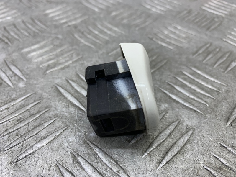 Накладка ручки задняя Tiguan 2008 1 CAWA Накладка ручки задняя Tiguan 2008 1 CAWA