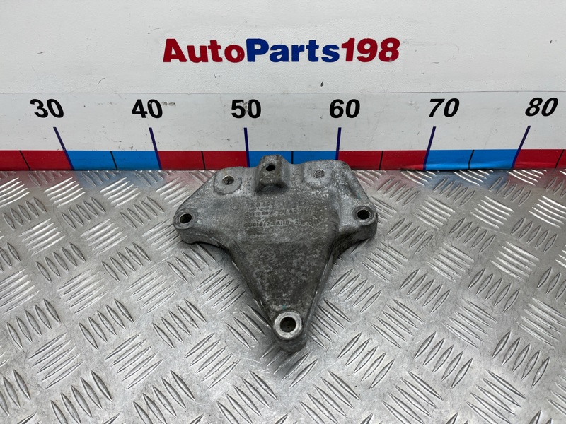 Кронштейн кпп левый Volkswagen Touran 1T CTHA Кронштейн кпп левый Volkswagen Touran 1T CTHA