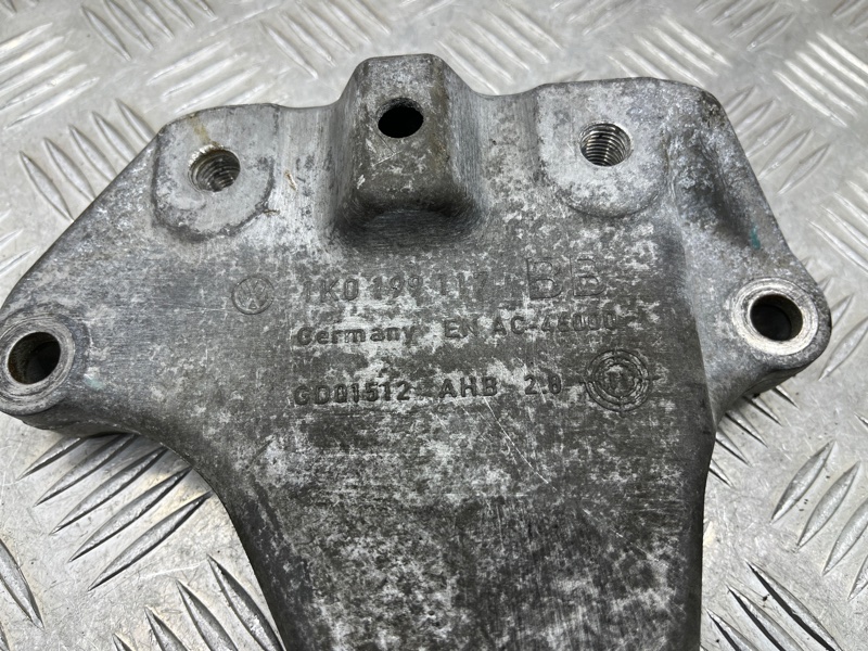 Кронштейн кпп левый Touran 2012 1T CTHA Кронштейн кпп левый Touran 2012 1T CTHA