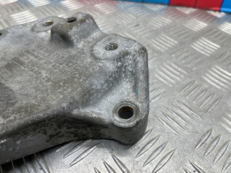 Кронштейн кпп левый Touran 2012 1T CTHA Кронштейн кпп левый Touran 2012 1T CTHA