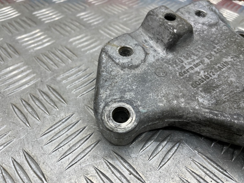 Кронштейн кпп левый Touran 2012 1T CTHA Кронштейн кпп левый Touran 2012 1T CTHA