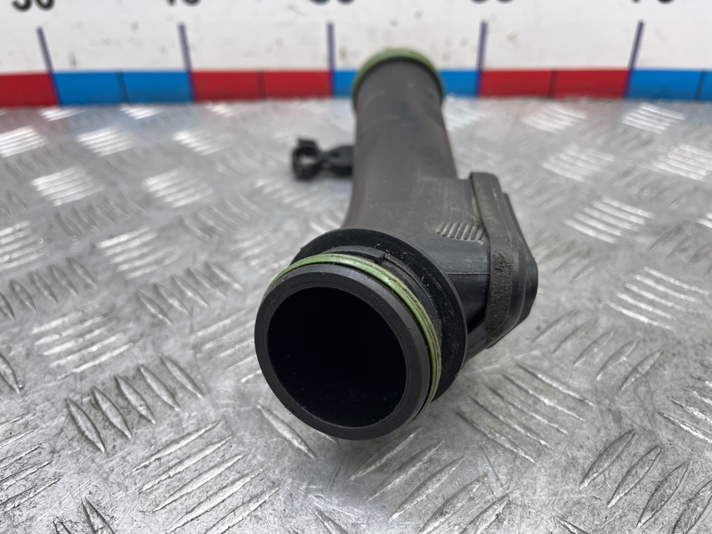 Патрубок интеркулера Tiguan 2010 1 NF CAVA