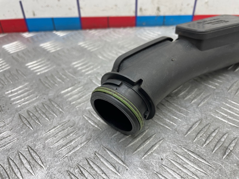 Патрубок интеркулера Polo 2011 Mk5 CAVE