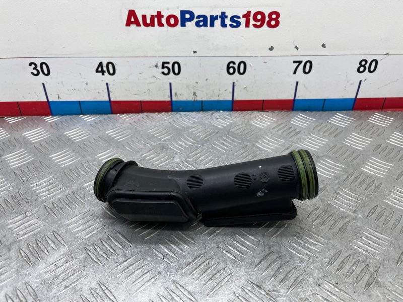 Патрубок интеркулера Polo 2011 Mk5 CAVE