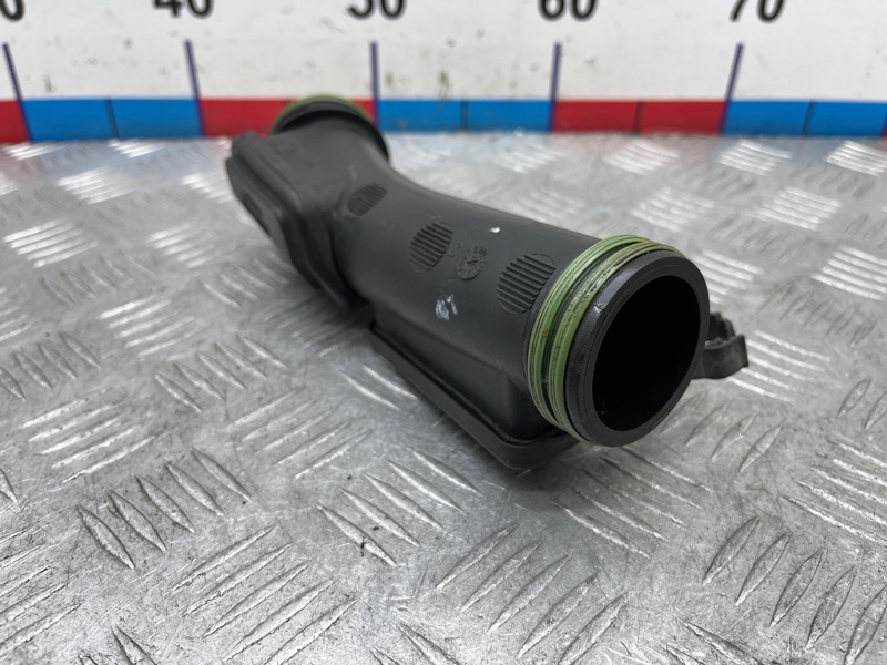 Патрубок интеркулера Polo 2011 Mk5 CAVE