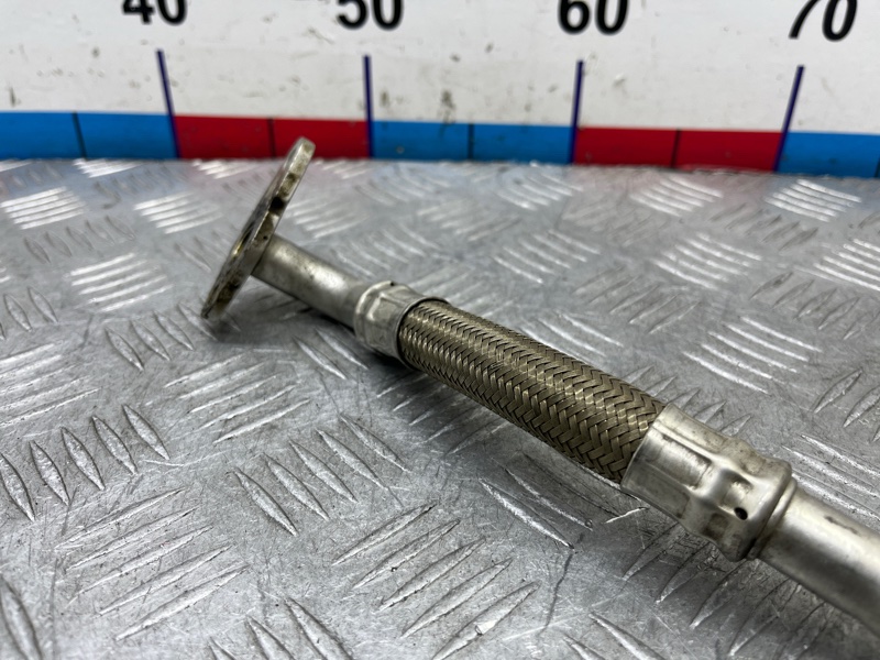 Трубка турбокомпрессора Tiguan 2009 1 NF CAVD Трубка турбокомпрессора Tiguan 2009 1 NF CAVD