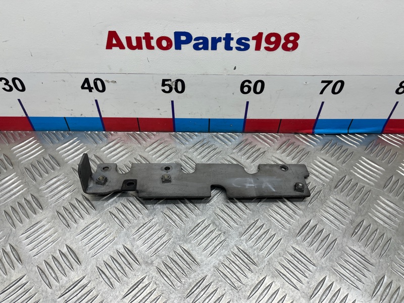 Запчасть кронштейн впускного коллектора Volkswagen Tiguan 2008 1 NF CAXA 03C253197N контрактная Кронштейн впускного коллектора Volkswagen Tiguan 2008 1 NF CAXA 03C253197N контрактная