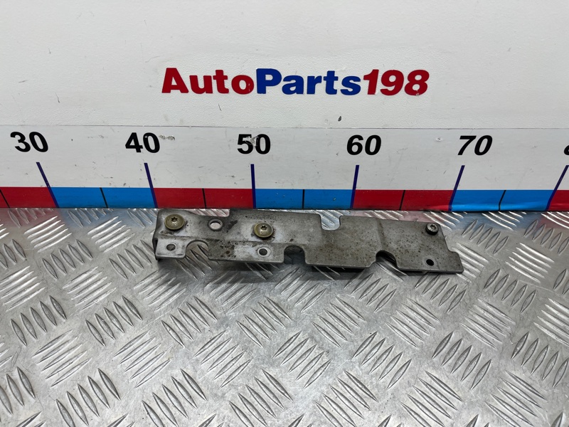 Кронштейн впускного коллектора Tiguan 2008 1 NF CAXA Кронштейн впускного коллектора Tiguan 2008 1 NF CAXA