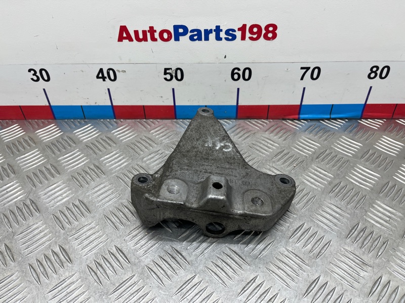 Запчасть кронштейн кпп левый Volkswagen Touran 2013 1T CTHA 1K0199117BB контрактная Кронштейн кпп левый Volkswagen Touran 2013 1T CTHA 1K0199117BB контрактная