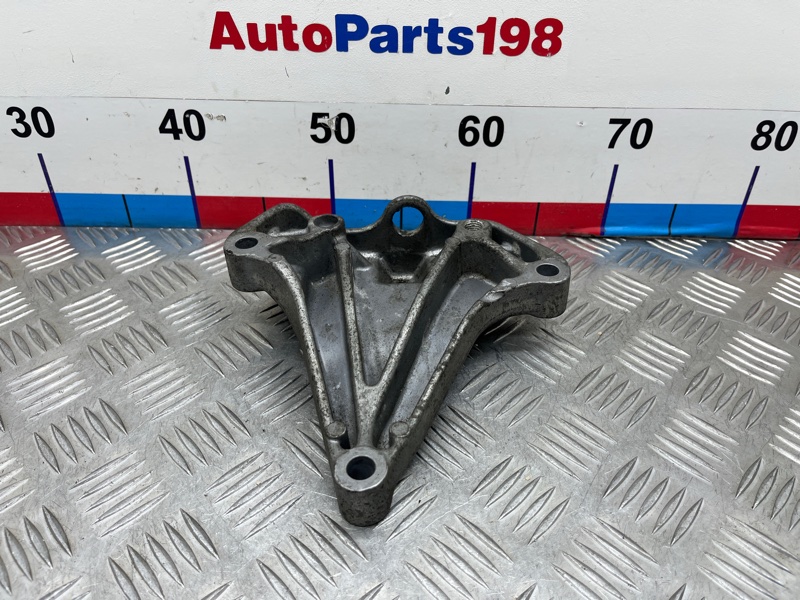 Кронштейн кпп левый Touran 2013 1T CTHA Кронштейн кпп левый Touran 2013 1T CTHA