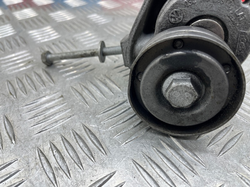 Натяжитель ремня Tiguan 2014 1 NF CAXA