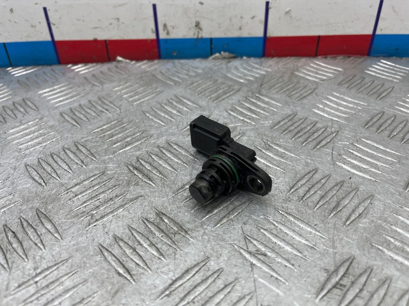 Датчик положения распредвала Volkswagen Polo Mk5 CBZB Датчик положения распредвала Volkswagen Polo Mk5 CBZB