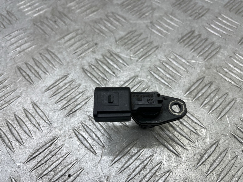 Датчик положения распредвала Polo 2009 Mk5 CBZB Датчик положения распредвала Polo 2009 Mk5 CBZB