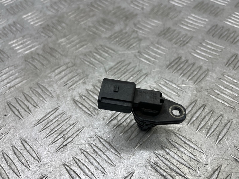 Датчик положения распредвала Tiguan 2011 1 NF CAVA