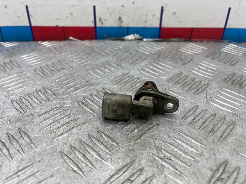 Датчик положения распредвала Passat 2008 B6 CAXA