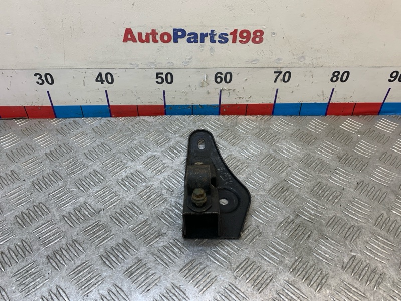 Крепление стабилизатора заднее правое Toyota Camry V40 2AZFE Крепление стабилизатора заднее правое Toyota Camry V40 2AZFE