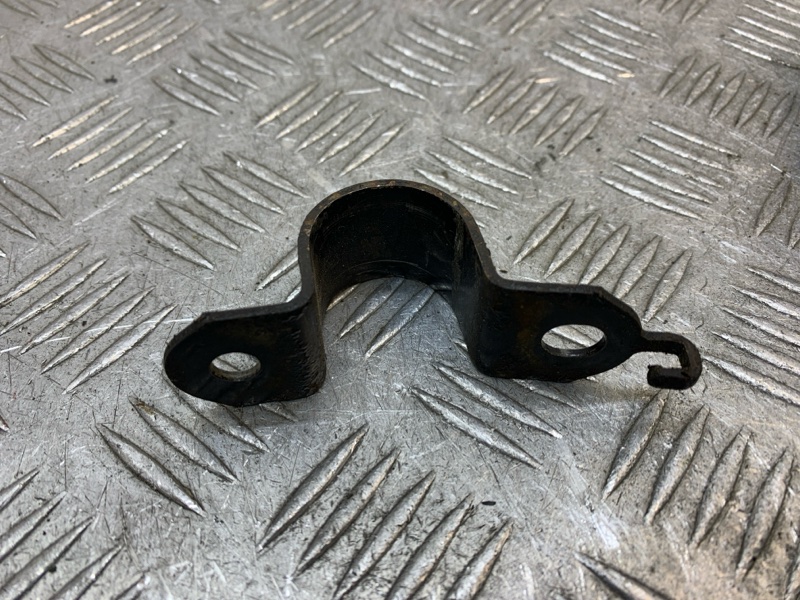 Крепление стабилизатора заднее правое Camry 2008 V40 2AZFE Крепление стабилизатора заднее правое Camry 2008 V40 2AZFE